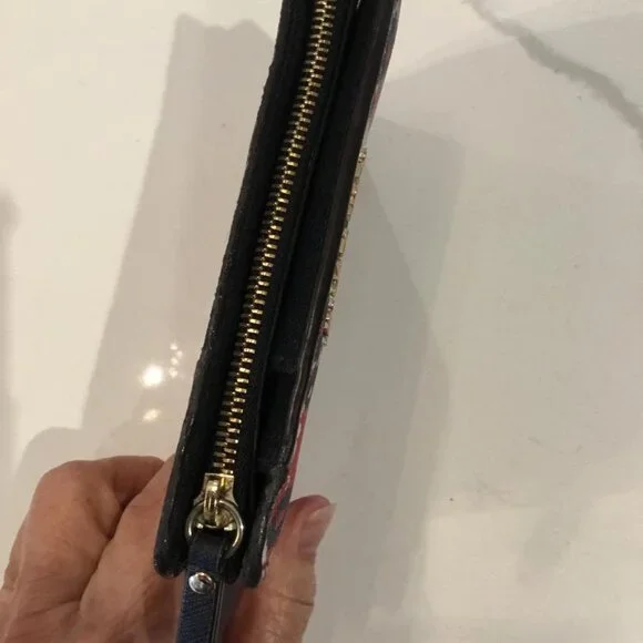 Michael Kors Medium Carnation Slim Wallet in a Begonia floral print. - Picture 3 of 5